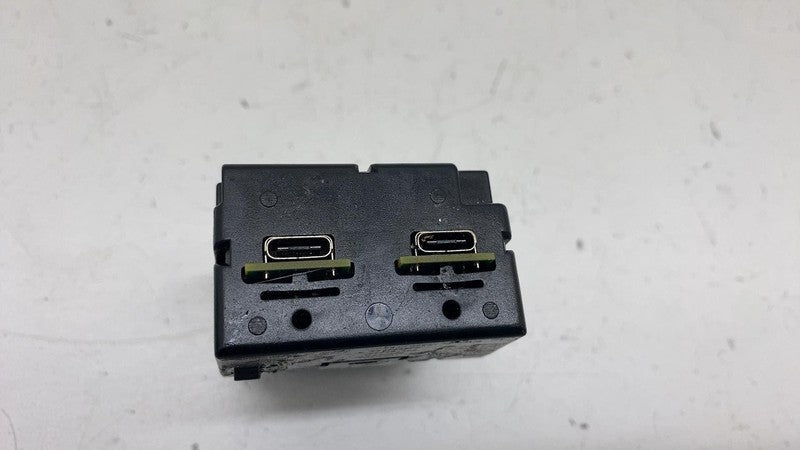 31682676 ⭕ 2021 2022 2023 Polestar 2 Center Console Dual USB Charging Port 31682676