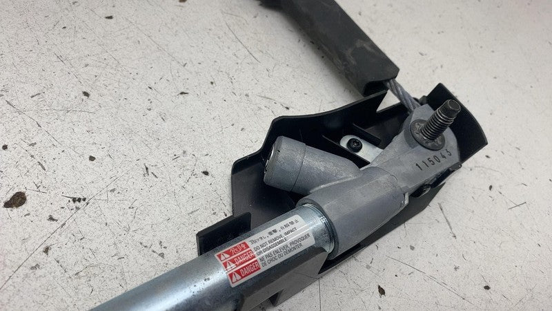 100526500C 12-20 Tesla Model S Front Right Lap Pretensioner 16-20 Tesla Model X Front Left