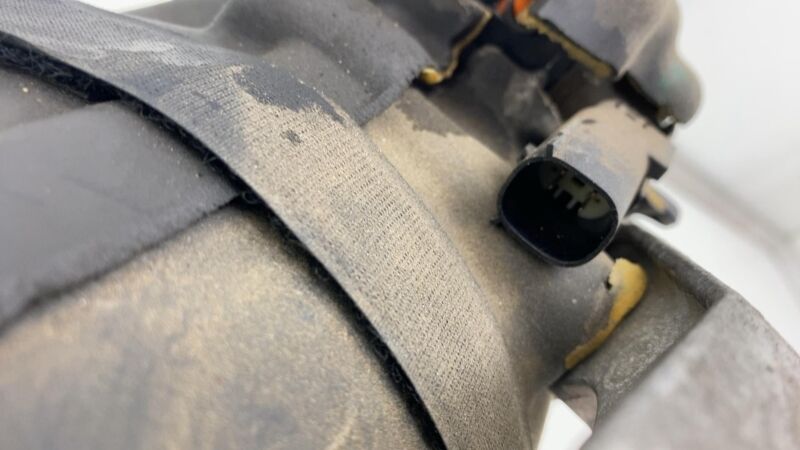 2012-2015 Tesla Model S HVCC Electric Air Conditioning A/C Compressor Pump Assy