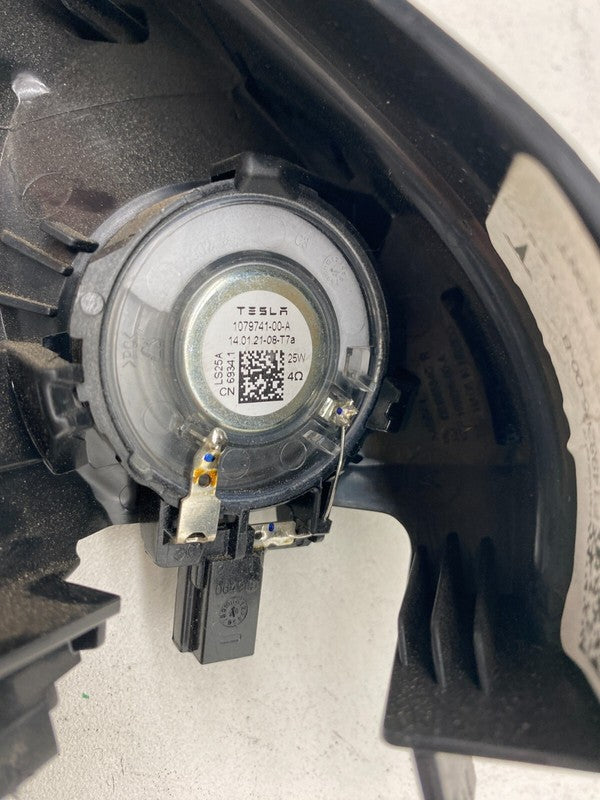 1079741-00-A ⭕ 2020-2024 Tesla Model Y Front Audio Tweeter & Speaker Cover Right 1498205-00-B