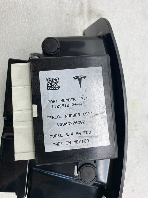 100751100A ⭕ 12-20 Model S Park Brake & Assist + Power Liftgate Control Module 1007618-00-J