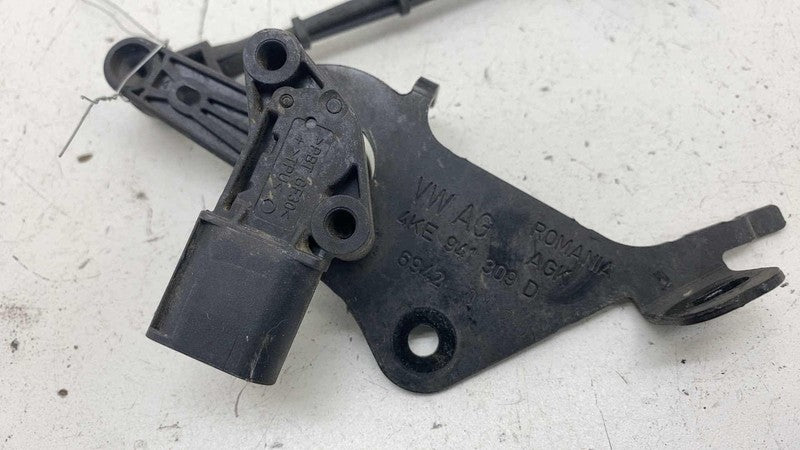 4KE941309D ⭕ 2019-2023 Audi e-Tron Rear Left Headlight Ride Height Level Sensor 4KE941309D