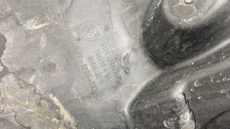 74850613 2018-2020 BMW 530E Front Passengrer Right Inner Fender Liner Splash Guard Shield