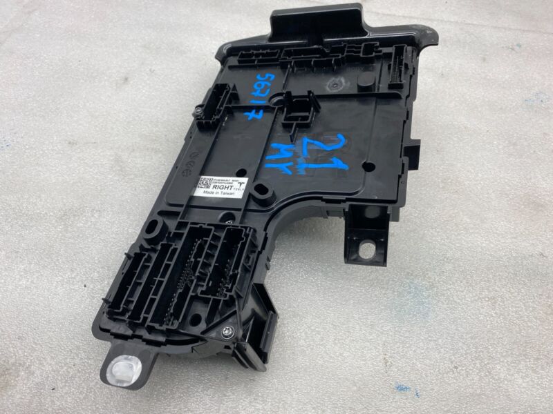 1497848 00 E 2020-2023 Tesla Model Y Right Low Voltage Controller Electronic Control Module