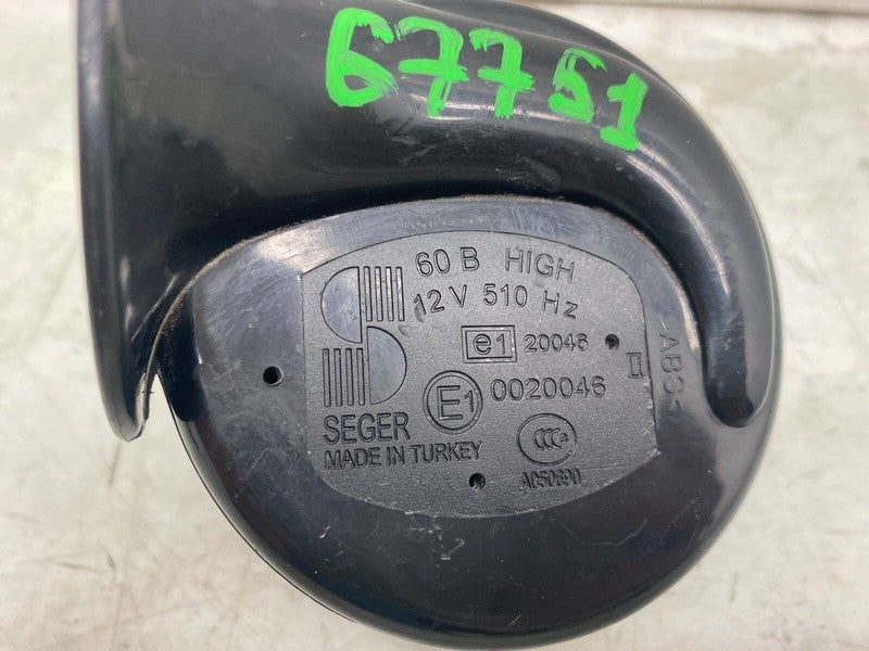 E1 0020046 ⭕ 2012-2020 Tesla Model S Seger High Pitch Tone Horn 12V 510 Hertz with Bracket