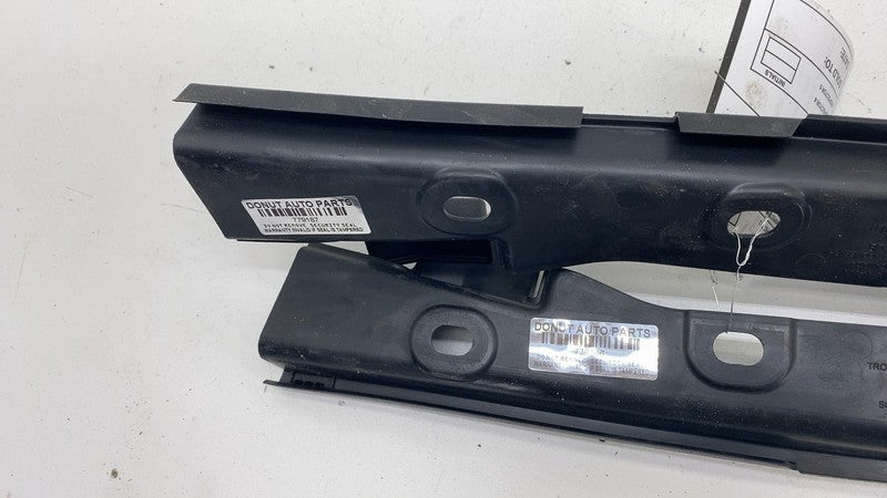 ⭕ 22-24 Rivian R1T Front Left & Right Trough Finisher Trim PT00449332/
