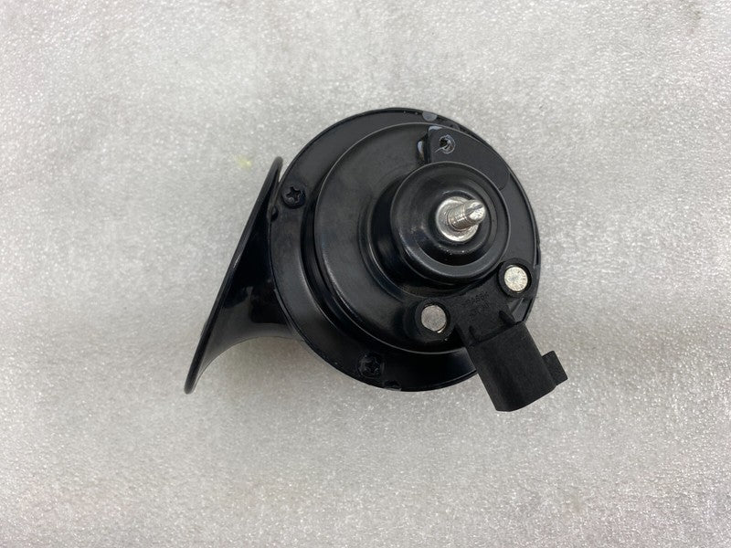 E1 0020046 ⭕ 2012-2020 Tesla Model S MS Seger High Pitch Tone Horn 12V 510 Hertz w/ Bracket