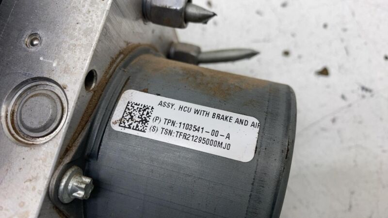 104474500B ⭕ 17-23 Tesla Model 3 Anti-Lock Brake System ABS Pump Module Unit 1044745-00-B