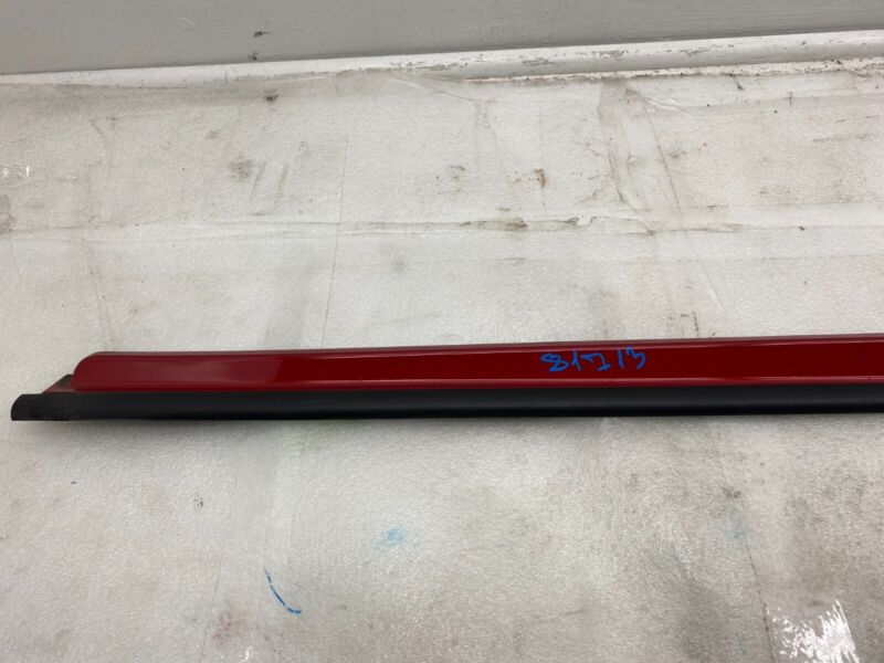 101221700F 12-23 Model S Right Rocker Panel Scuff Plate Molding w/ Rubber Seal 1012217-00-F