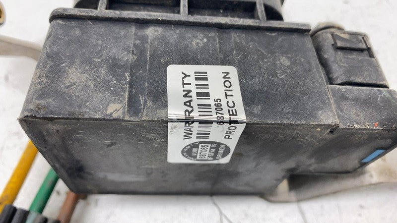 2012 2013 2014 2015 Tesla Model S Air Suspension Main Solenoid Valve w