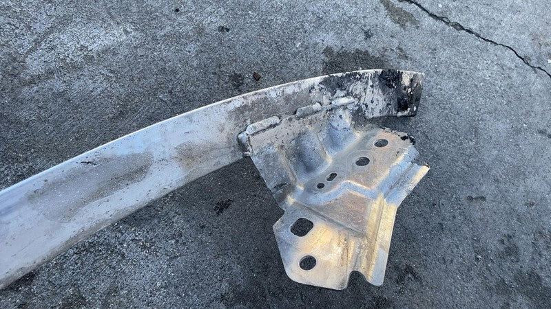 108489400B 2017-2023 Tesla Model 3 Front Bumper Reinforcement Impact Bar Ankle Catcher Assy