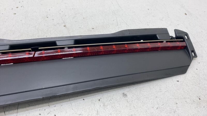 600591700E 2012-2020 Tesla Model S Rear Center High Mounted Stop Light Third 3rd Brake Assy