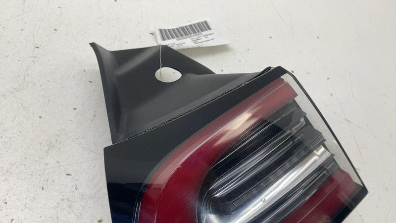 ⭕ 17-22 Model 3 Rear Left Outer Exterior Taillight Tail Lamp 3-Pin Red