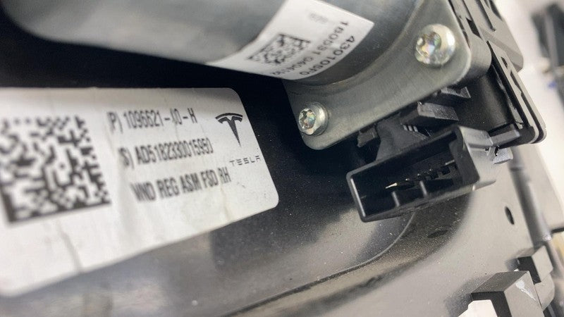 1096621-00-H ⭕ 2017-2023 Tesla Model 3 Front Right Door Window Regulator & Motor 1096621-00-H