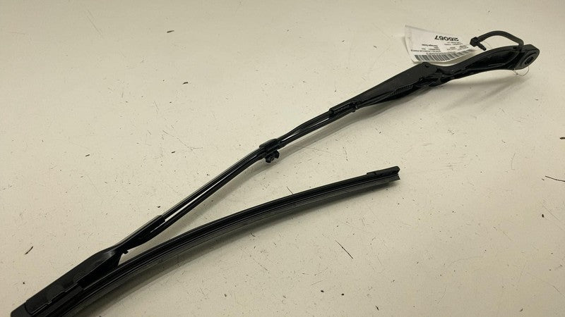 ⭕ 24-25 Model 3 Front Driver Side Windshield Wiper Arm & Blade Left 18