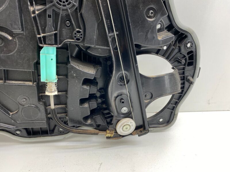 149550900D ⭕ 20-23 Model Y Front Right Window Regulator & Motor w/ Base Module 1495509-00-D