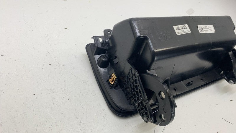 ⭕ 2025 Chevrolet Silverado 1500 Dash Right Upper Glove Box Compartment