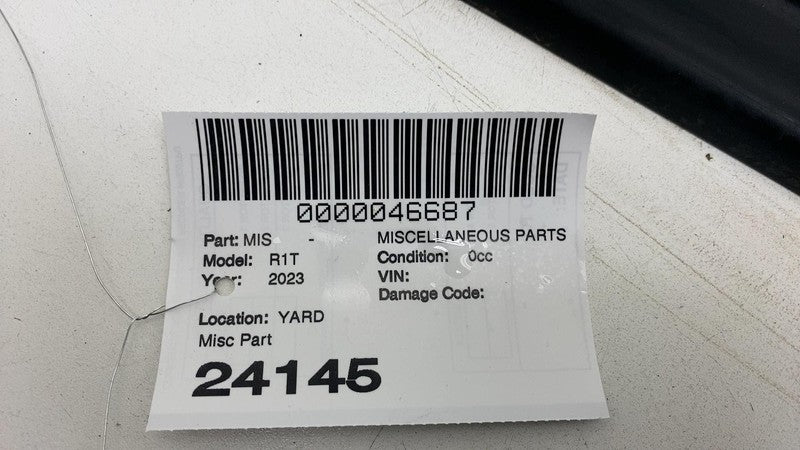 PT00002356 ⭕ 22-24 R1T Left & Right Skirt Rocker Panel Molding Seal PT00002356 / PT00002361