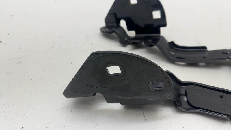 177493500B ⭕ 24-25 Model 3 Front Left & Right Hood Bonnet Hinge Closure Assist 1774935-00-B