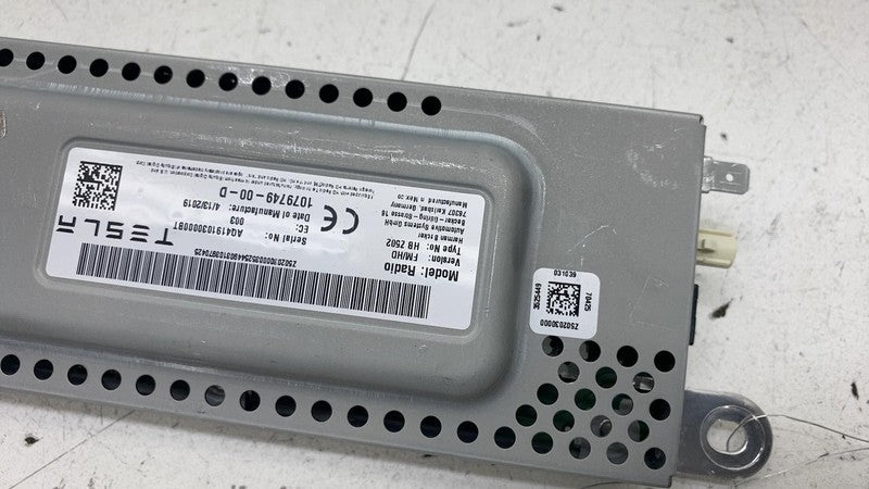 ⭕ 17-23 Model 3 M3 Harman Becker HBZ502 Radio FM/HD Receiver Module 10