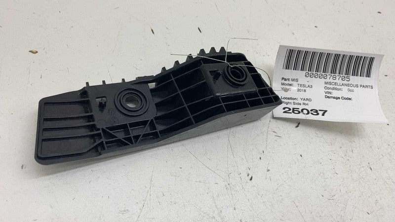 ⭕ 17-23 Model 3 Rear Right Bumper Taillamp Taillight Mount Bracket 108