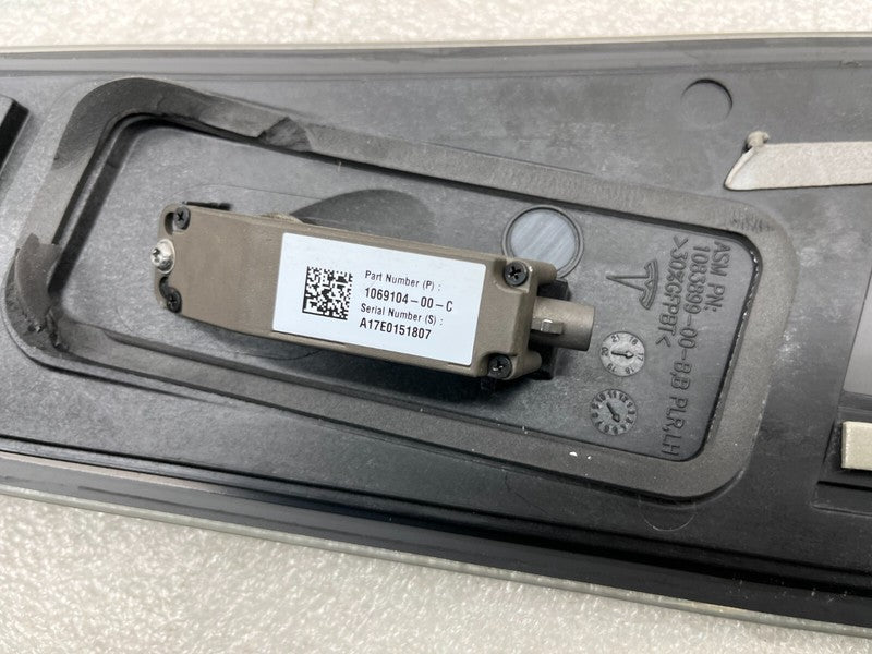 1092306 00 C ⭕ 2016-2020 Tesla Model S MS Left B-Pillar Applique Glass & Camera 1083899-00-B