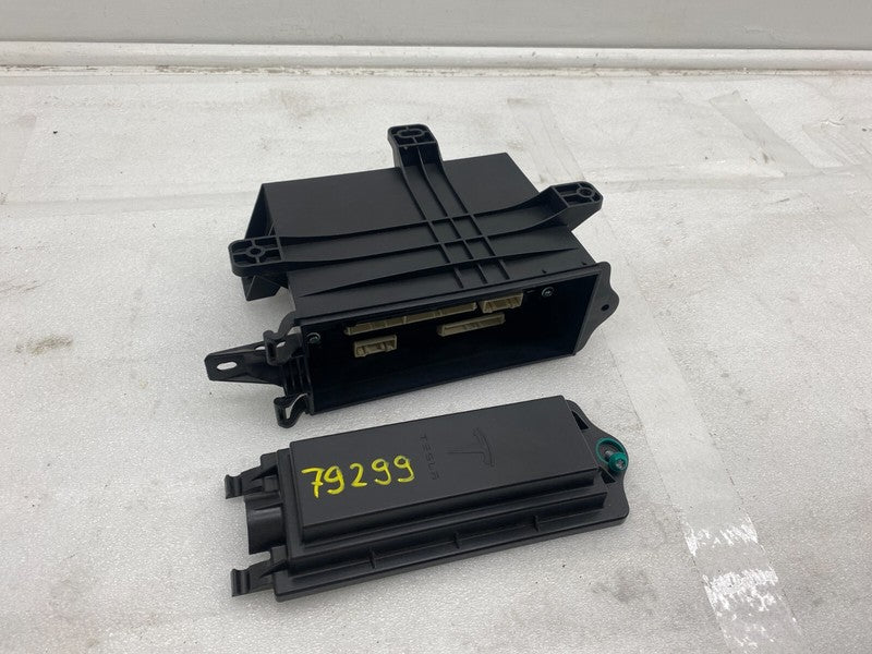 105835803C ⭕ 16-20 Model X Front Body Comfort Control Module ECU Enclosure Box 1058358-03-C