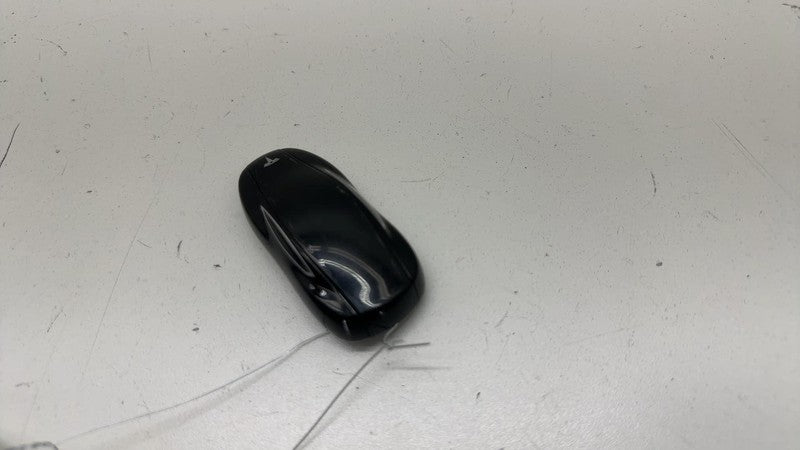 Does not apply Key Remote/fob TESLA S 16