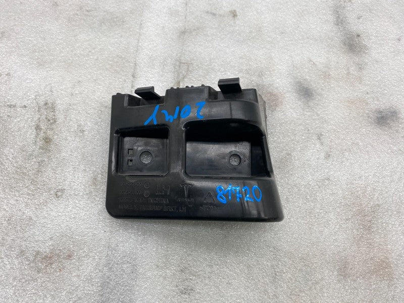 149403800B ⭕ 20-24 Model Y Rear Driver Side Tail Lamp Taillight Bracket Left 1494038-00-B