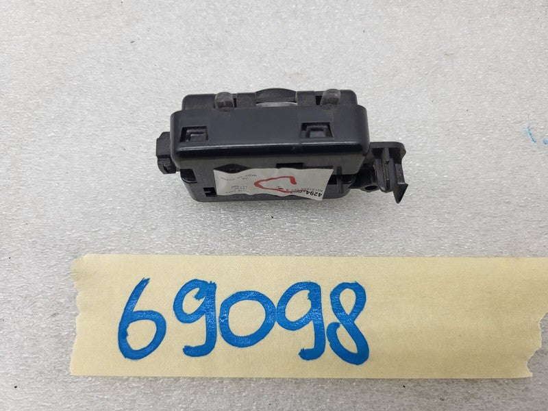 1-INJ-1059-000 ⭕ 2016-2020 Tesla Model S Interior Roof Dome Lamp Courtesy Reading Map Light OEM