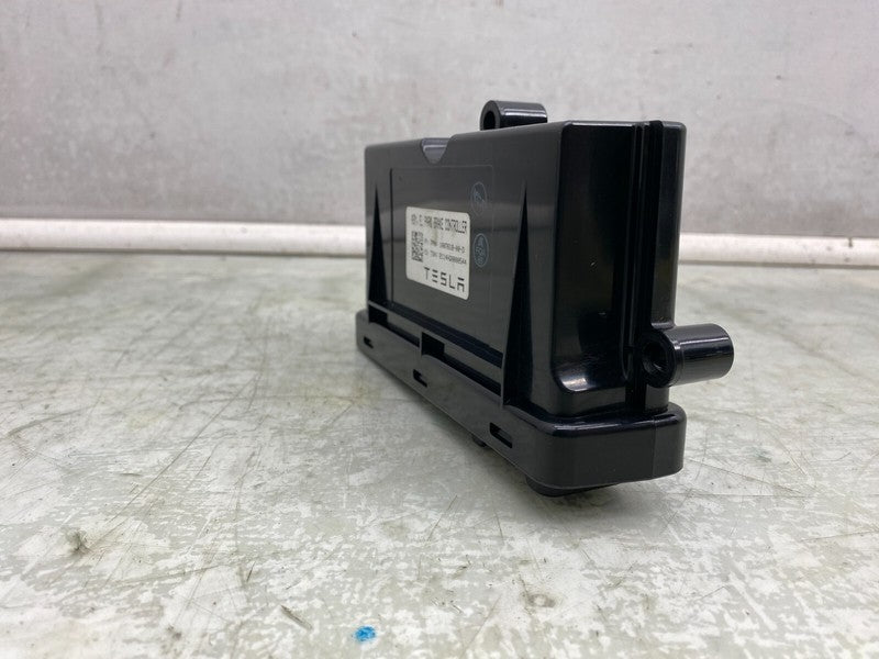 100761800D ⭕ 12-15 Model S Electronic Parking Brake Controller Module Unit ECU 1007618-00-D