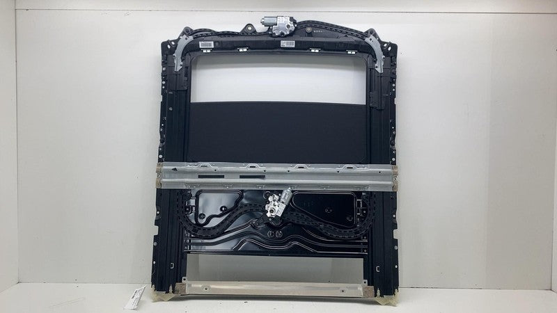 8065030-05 ⭕2017-2020 BMW 540i Sunroof Sun Roof Moonroof Window Glass w/ Motor Assembly OEM