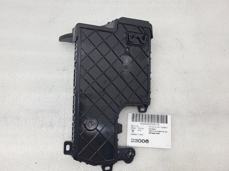 107867390K 17-23 Tesla Model 3 Front Left Low Voltage Body Control Module Unit 1078673-90-K