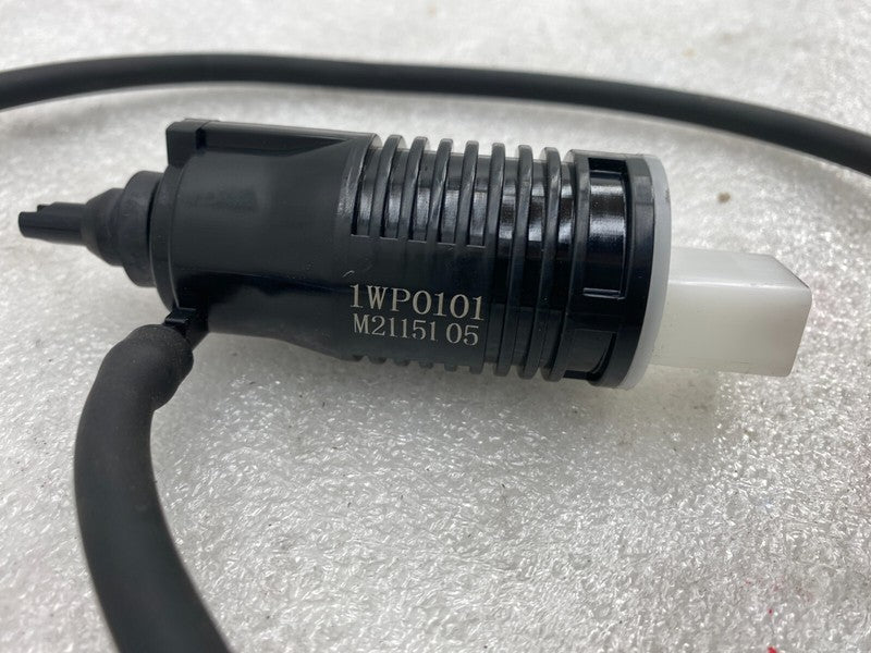 1WP0101 ⭕ 2020-2024 Tesla Model Y MY Front Windshield Glass Washer Motor Pump Assembly