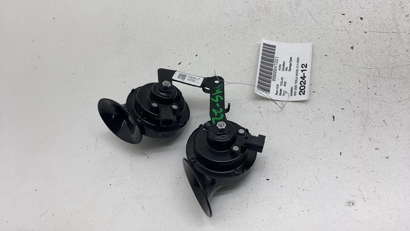 1623705 00 C 2021-2024 Tesla Model S X High + Low Pitch Tone Horn 510 & 410 Hertz w/ Bracket