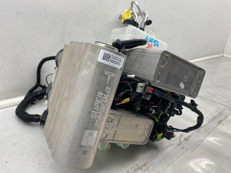 1523000 96 E 20-23 Model Y Supermanifold Refrigerant Chiller + Coolant Reservoir 1547595-96-F