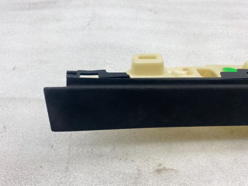 1055011-04-D ⭕ 16-20 Model X Upper Passenger Falcon Door Outer Mid Trim Right RH 1055011-04-D