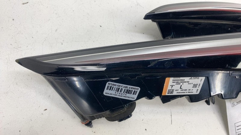 169149800F ⭕ 24-25 Model 3 Rear Driver Side Taillight Quarter Tail Lamp Left 1691498-00-F
