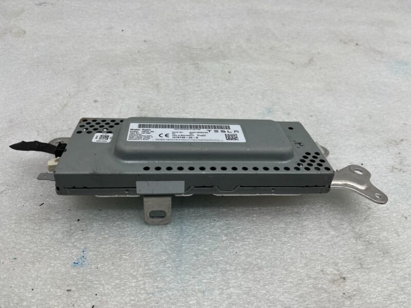 2017-2022 Tesla Model 3 Harman Becker HBZ502 Radio FM/HD Receiver Control Module