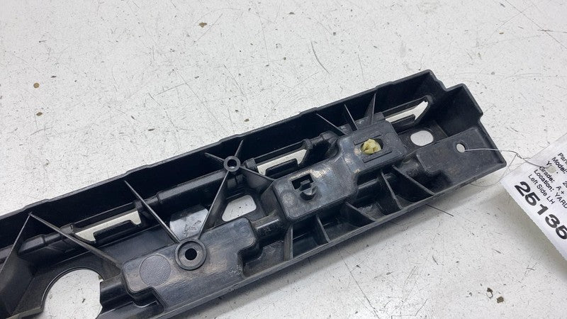 ⭕ 2017-2023 BMW 540i Front Left Skirt Rocker Molding Panel Bracket 517