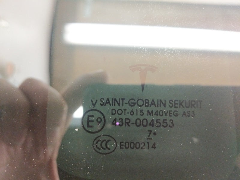 E9 43R-004553 ⭕ 2016-2020 Tesla Model X Rear Right Falcon Door Quarter Fixed Window Glass Assy