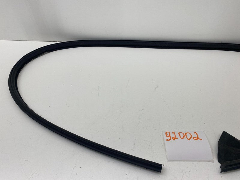 149767800C ⭕ 2020-2022 Tesla Model Y Passenger Side Body Header Seal Right RH 1497678-00-C