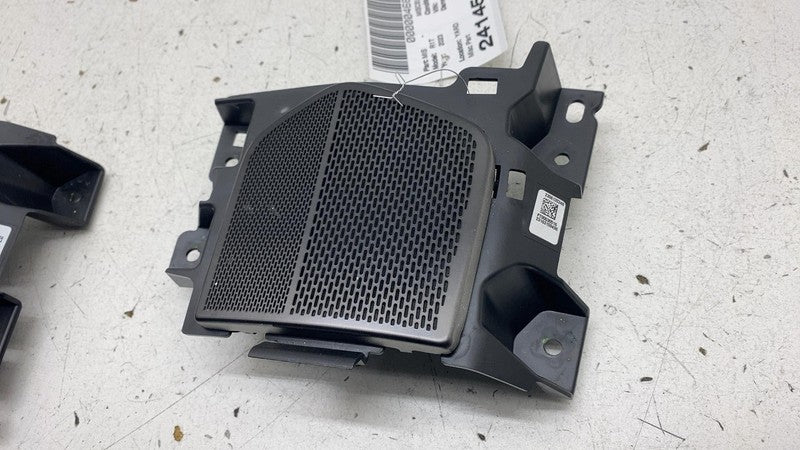 PT00030472F 22-24 Rivian R1S R1T Speaker Tweeter Mid Range Meridian Audio Sound PT00030472-F