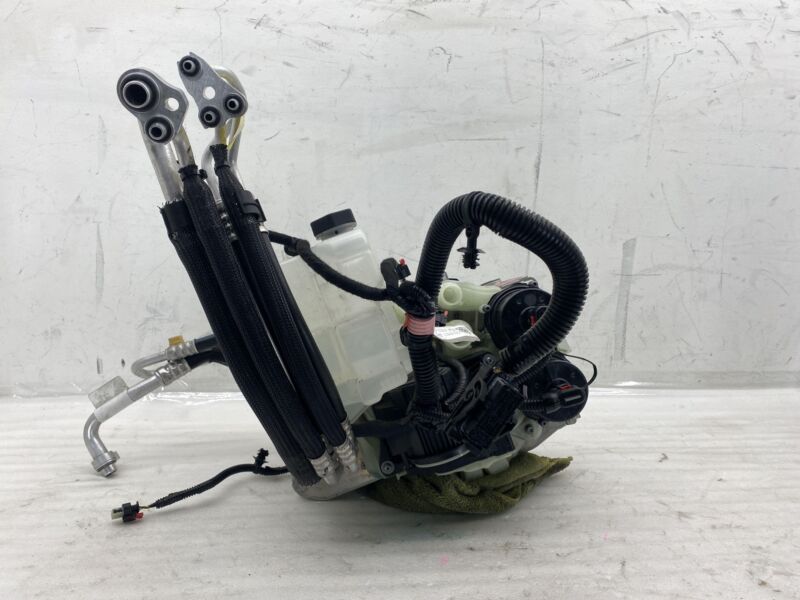 1506859-00-D 2020-2024 Tesla Model Y Supermanifold Refrigerant Chiller W/ Coolant Reservoir