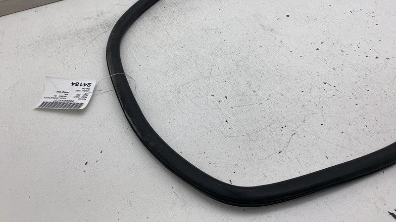 ⭕ 2017-2023 Chrysler Pacifica Front Passenger Right Door Body Weatherstrip Seal