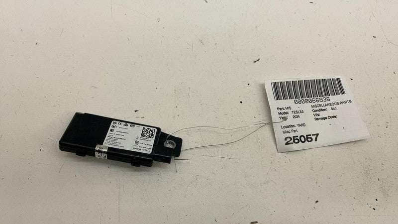 1780580-00-C ⭕ 24-25 Tesla Model 3 M3 Interior End Point Module Booster Assembly 1780580-00-C