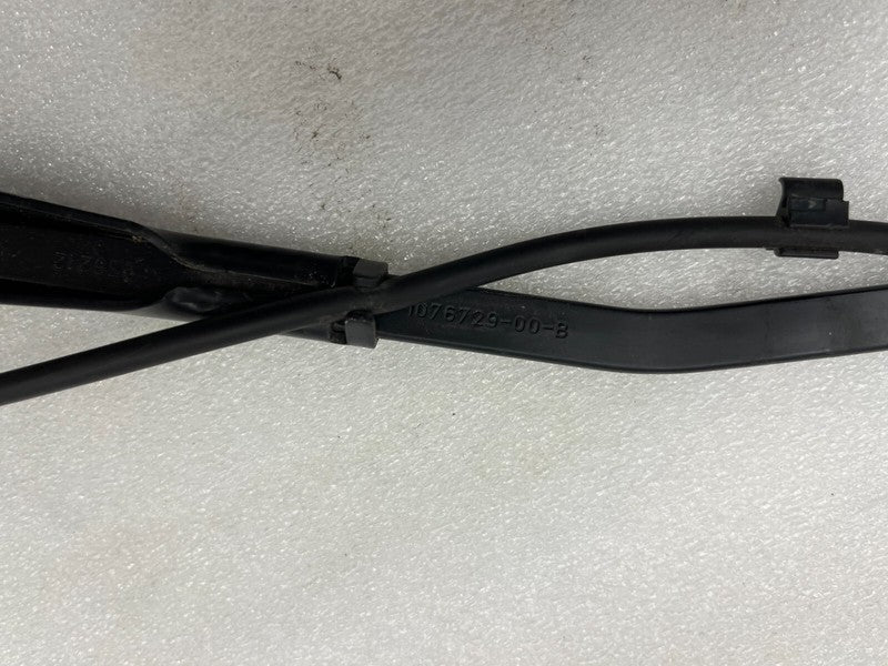 107672900B ⭕ 2017-2022 Tesla Model 3 Front Windshield Wiper Arm & Blade Right 1076729-00-B