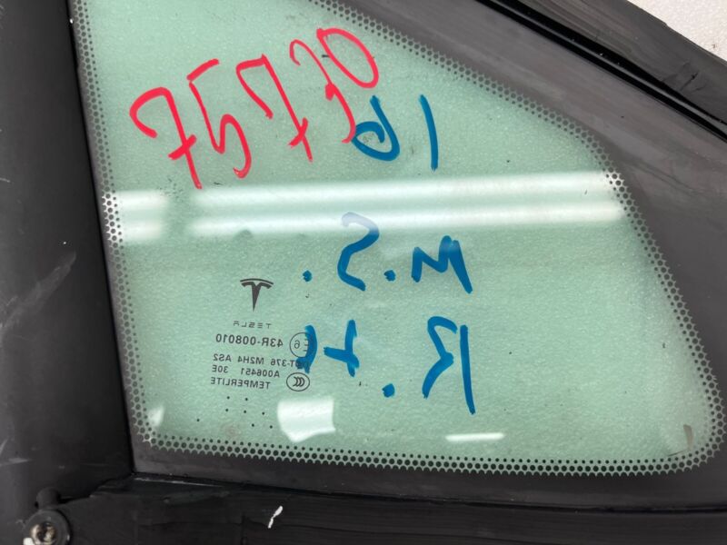 E6 43R-008010 2012-2020 Tesla Model S Rear Passenger Side Quarter Fixed Glass Right Assembly