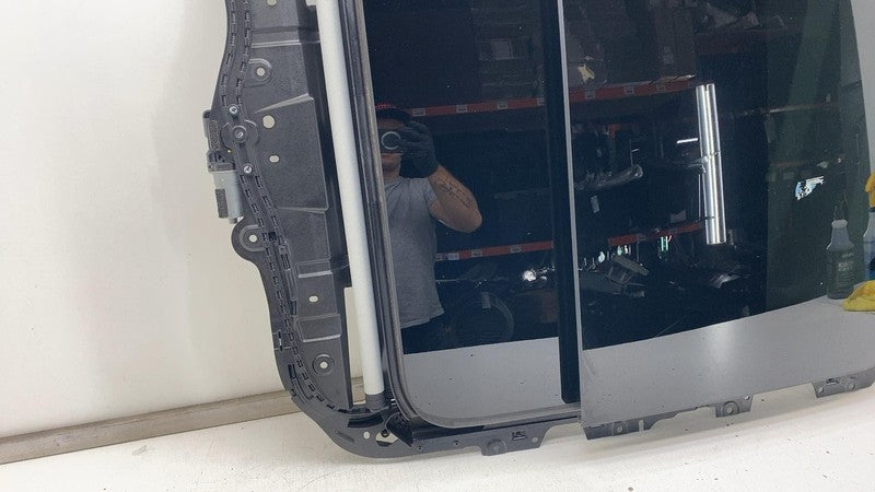 83A 877 041 A 19-23 Audi E-Tron Quattro Roof Panoramic Sunroof Moonroof Glass Panel 83A877041A