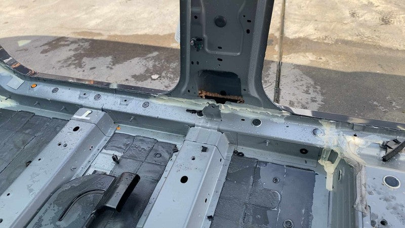 ⭕ 2023-2026 VinFast VF8 Passenger B-Pillar Structural Cutout Right Gra